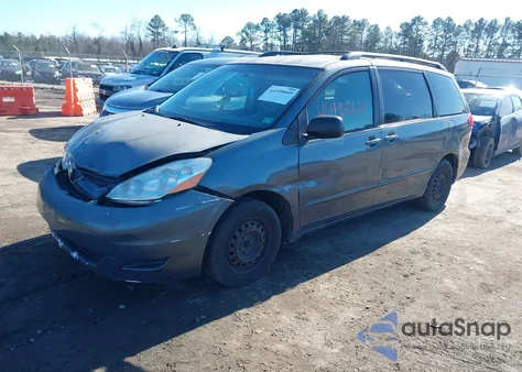2010 Toyota Sienna Le z USA, uszkodzony, nr VIN 5TDKK4CC9AS315099